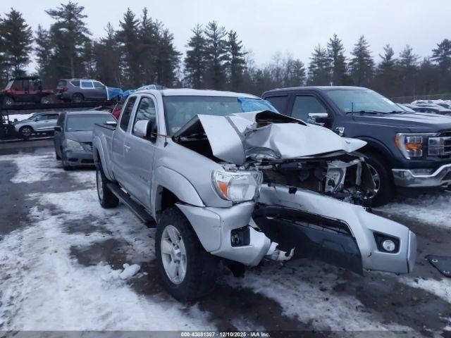  Salvage Toyota Tacoma