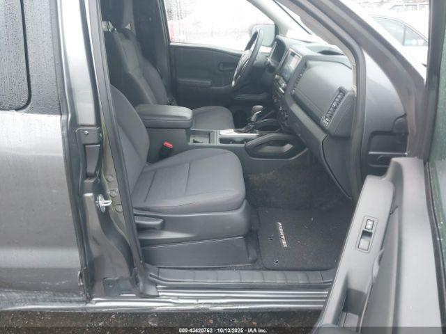 Nissan Frontier King Cab S 4x4 Image 2