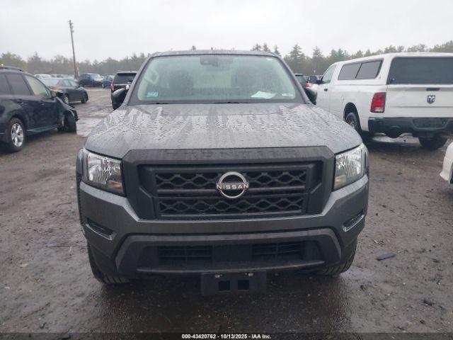 Nissan Frontier King Cab S 4x4 Image 7