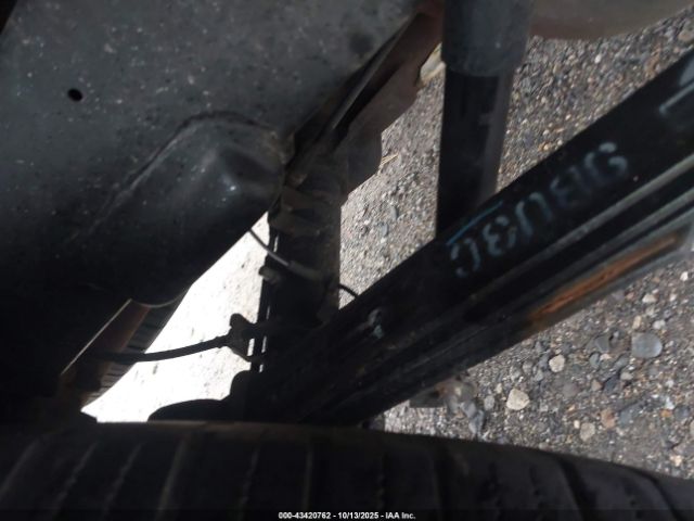 Nissan Frontier King Cab S 4x4 Image 16