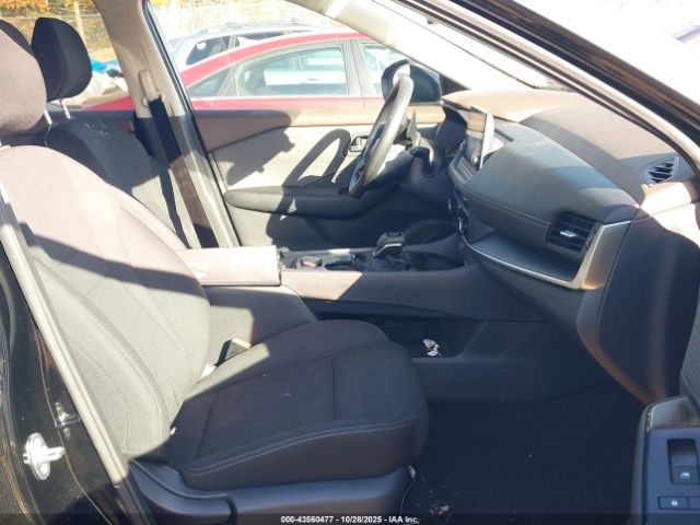 Nissan Rogue S Intelligent Awd Image 4