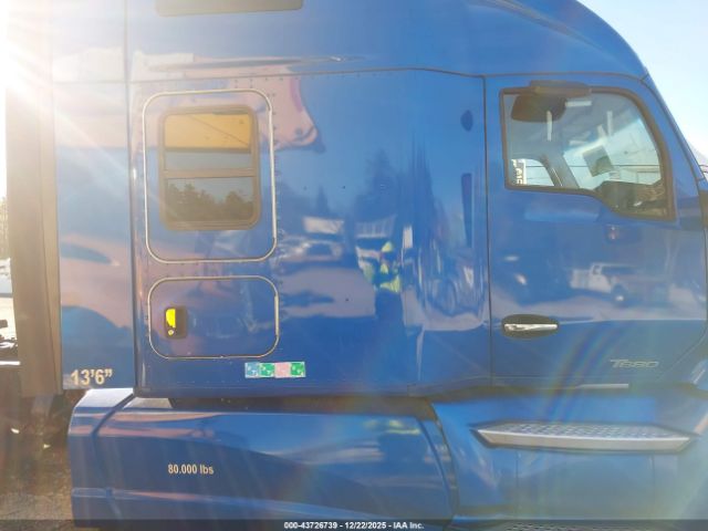 Kenworth Construction T680 Image 14