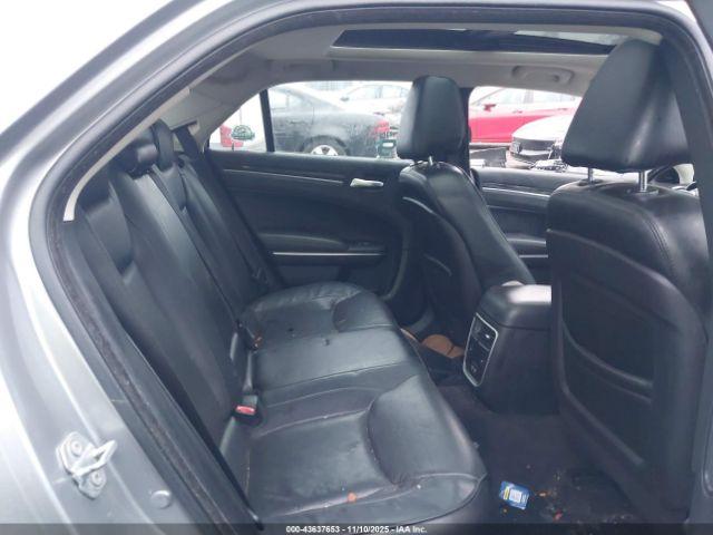 Chrysler 300c Awd Image 16