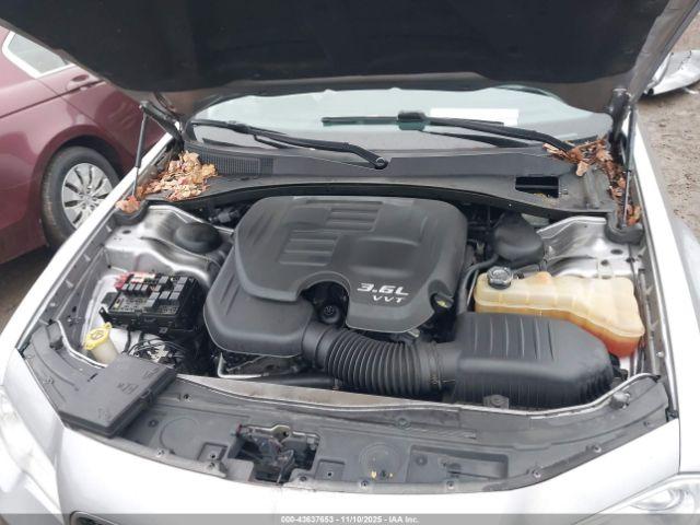 Chrysler 300c Awd Image 2