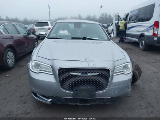 Chrysler 300c Awd Image 9