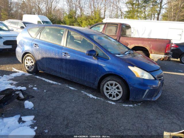  Salvage Toyota Prius v