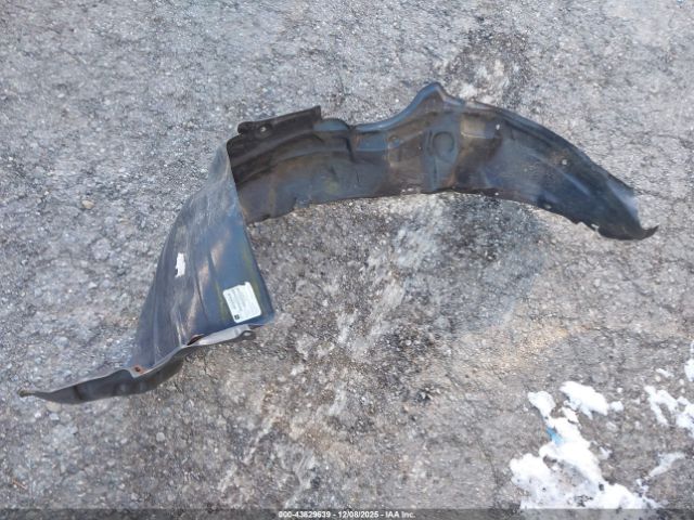 Toyota Prius v Three Image 14