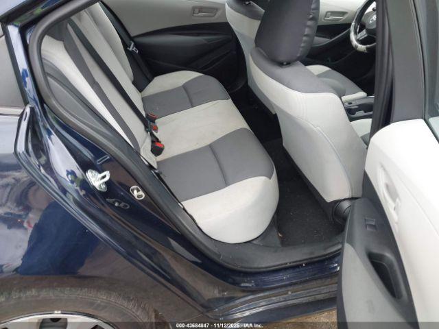 Toyota Corolla Le Image 9