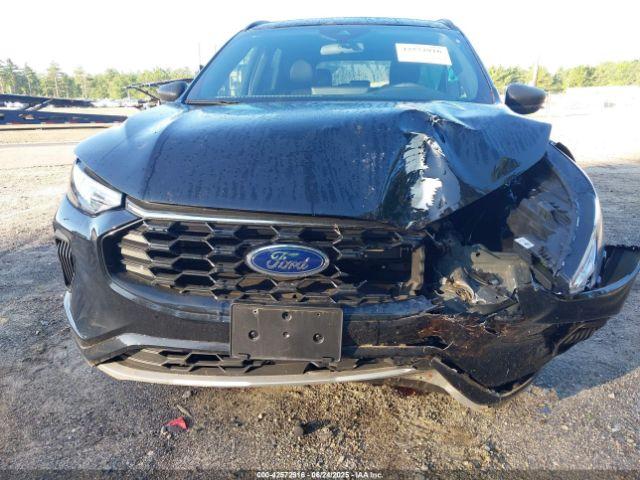 Ford Escape St-line Image 8