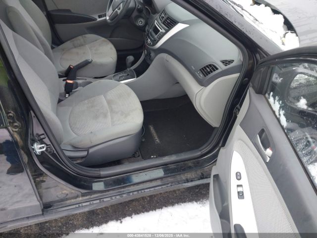 Hyundai ACCENT Gs Image 7