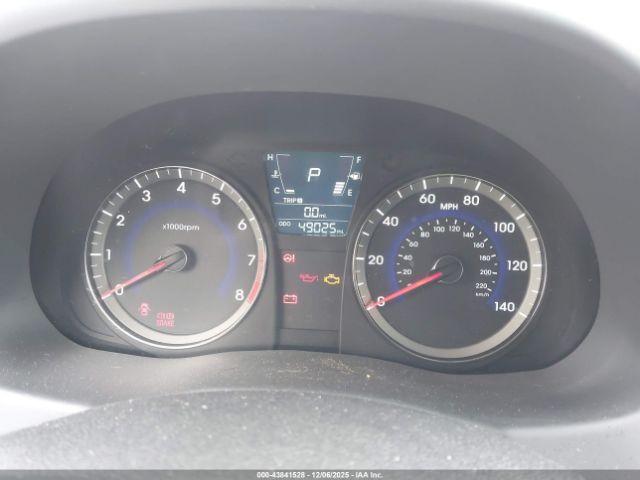 Hyundai ACCENT Gs Image 8