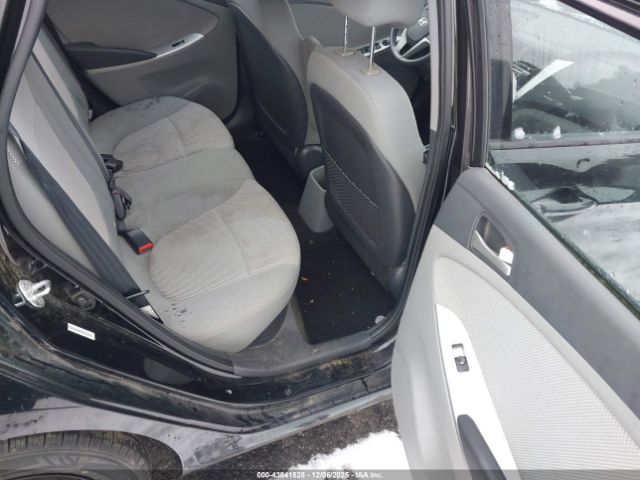 Hyundai ACCENT Gs Image 6