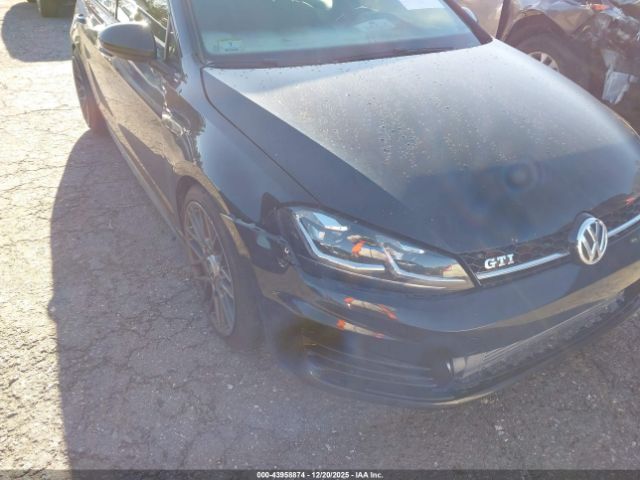 Volkswagen Golf S 4-door Image 9