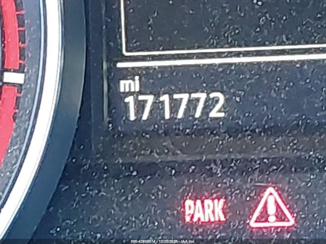 Volkswagen Golf S 4-door Image 13