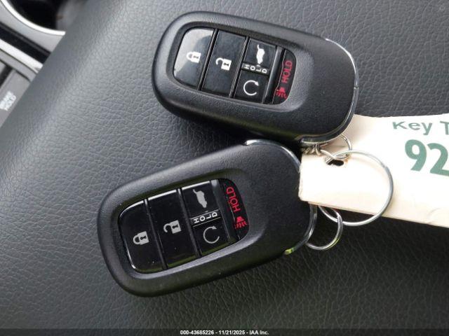 Honda Pilot Touring Image 3