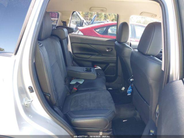 Mitsubishi Outlander Se Image 16