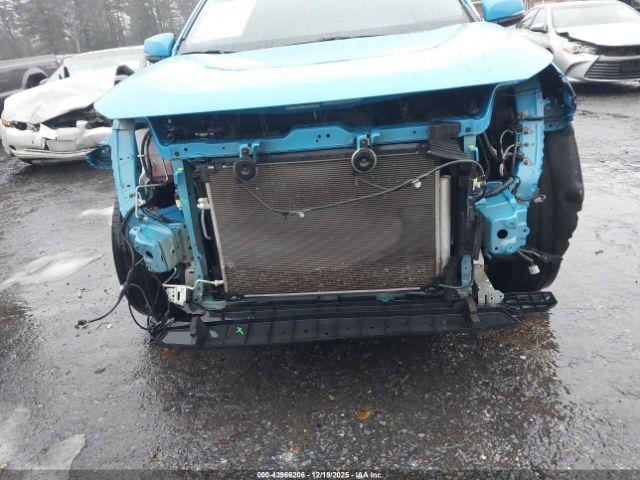 Toyota RAV4 Xle Image 8