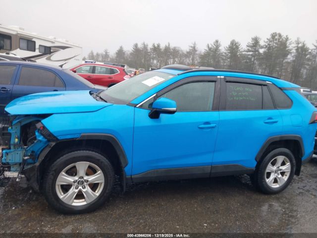 Toyota RAV4 Xle Image 13