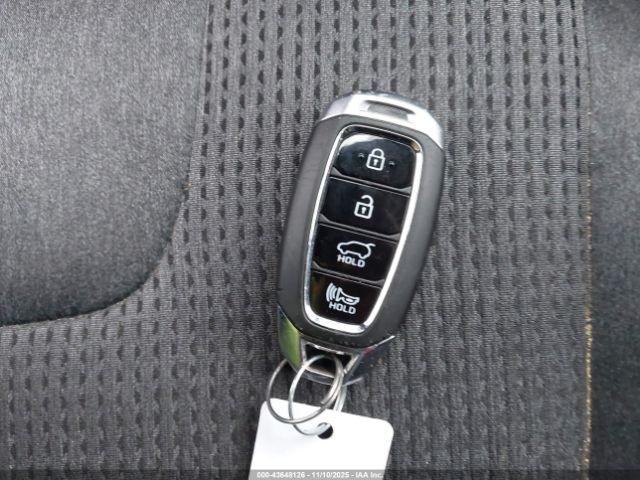 Hyundai SANTA FE Sel Plus Image 14