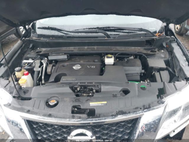 Nissan Pathfinder Platinum Image 14