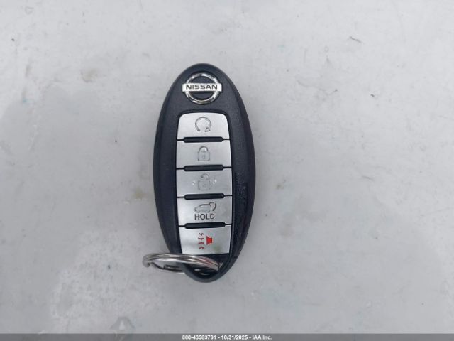 Nissan Pathfinder Platinum Image 11