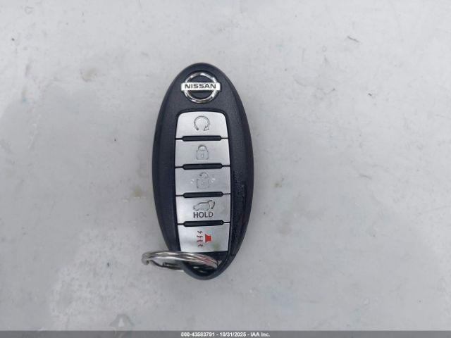 Nissan Pathfinder Platinum Image 11