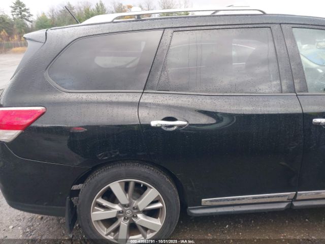 Nissan Pathfinder Platinum Image 12