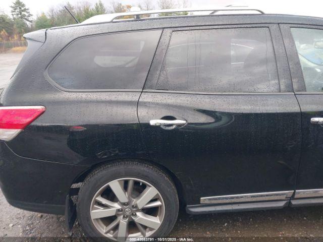 Nissan Pathfinder Platinum Image 12