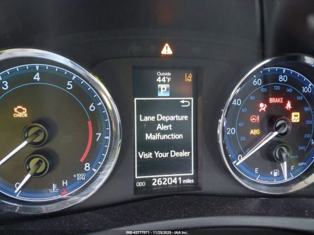 Toyota Corolla Se Image 3