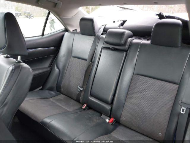 Toyota Corolla Se Image 15