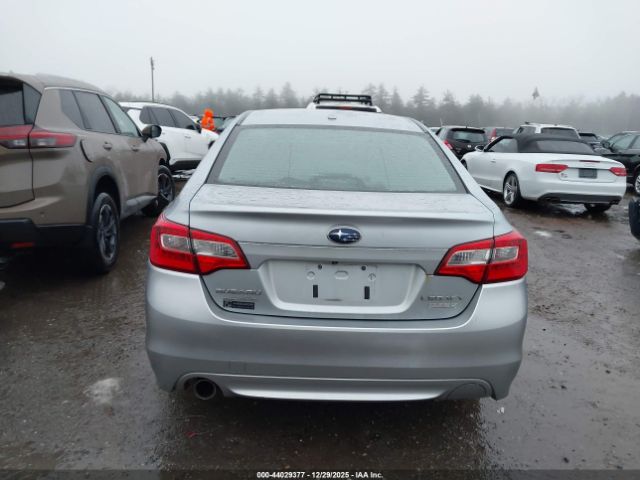 Subaru Legacy 2.5i Premium Image 14