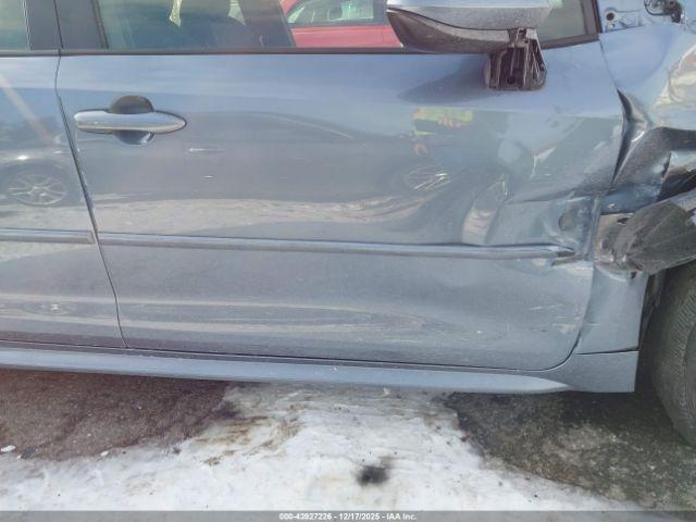 Toyota Corolla Le Image 18