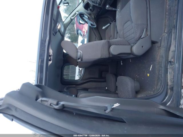 Nissan Frontier Sv Image 10