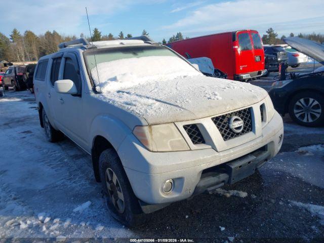 Nissan Frontier Pro-4x Image 4