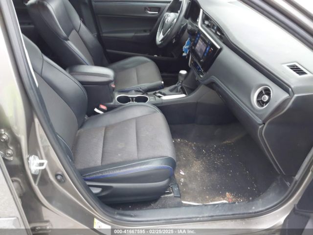 Toyota Corolla Se Image 3